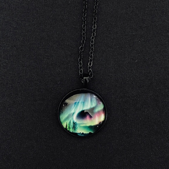 Northern Lights Black Pendant Necklace. - Picture 5 of 10